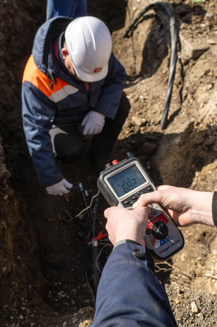 Справжні детективи та будівельники «підземної» енергосистеми: знайомимо зі службою кабельних мереж