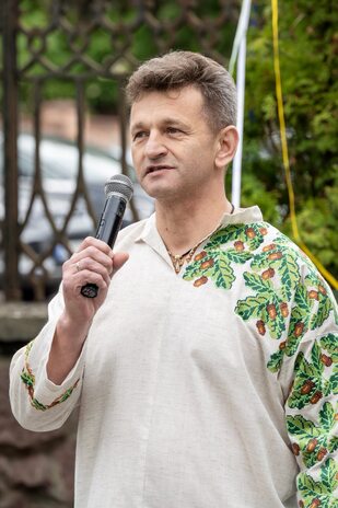 Віночок вити – життя любити: в АТ «Прикарпаттяобленерго» відсвяткували День вишиванки